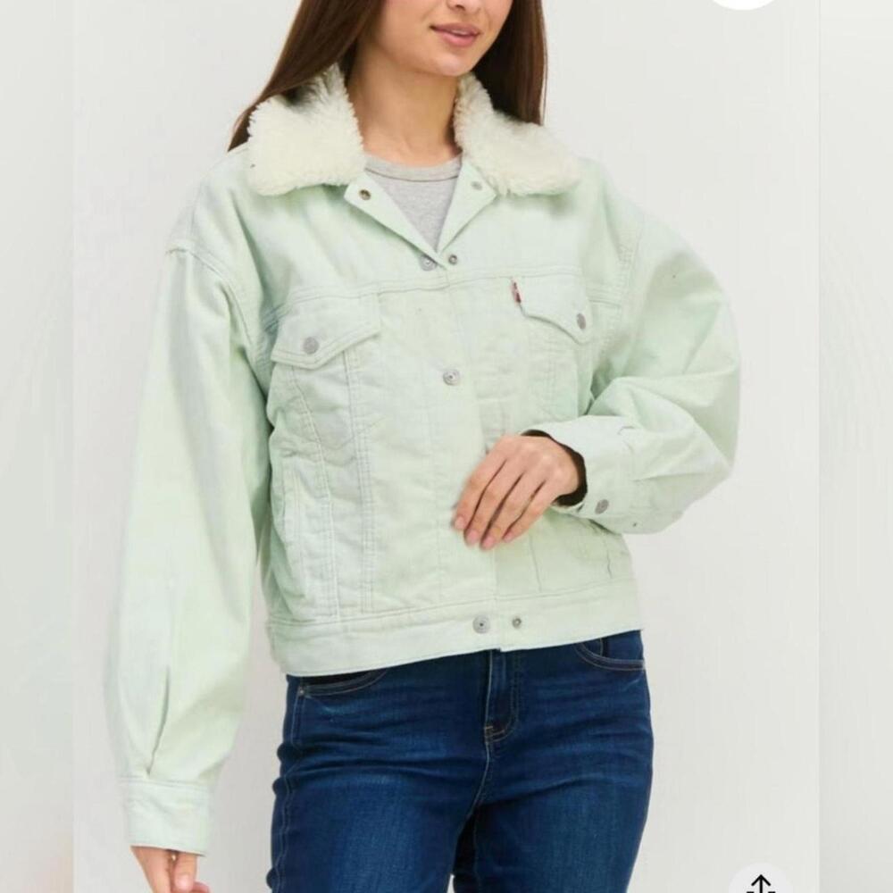 Mint green denim Levi jacket with faux fur collar #denim #winterwear #levi